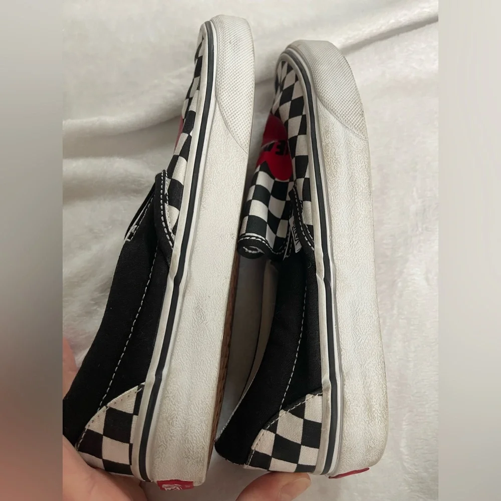 🆕Vans | RARE Heart Share Checkerboard Classic Slip On womens  Sneakers Size 5.5 - Picture 5 of 6